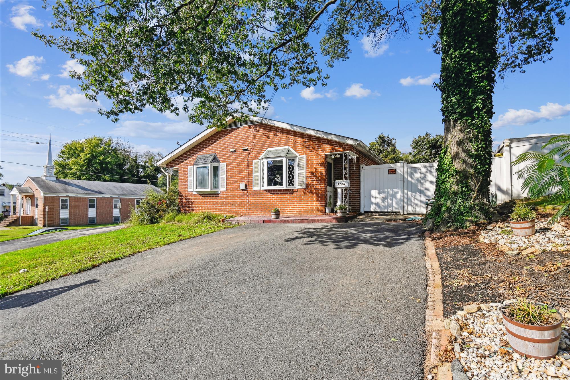 LANDSDOWNE - Residential