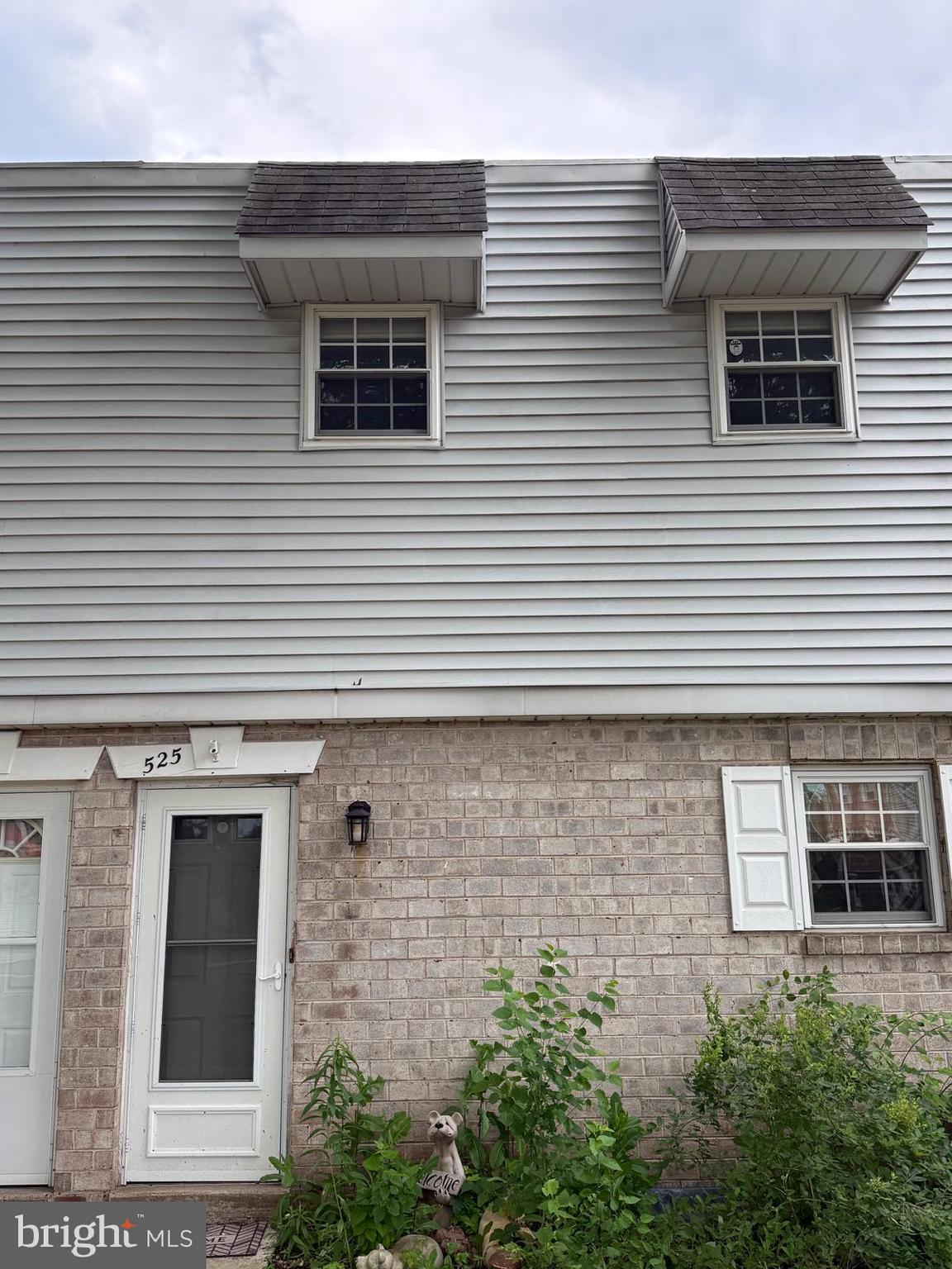 Welcome to 525 Village Lane! This beautifully maintained townhome features 3 bedrooms, 2.5 bathrooms and a finished basement with a private laundry and a built in bar: a perfect setup for relaxing and entertaining! Upstairs enjoy a spacious living room, bright kitchen and a sliding glass door that leads you to your own private porch. Don't miss this opportunity!