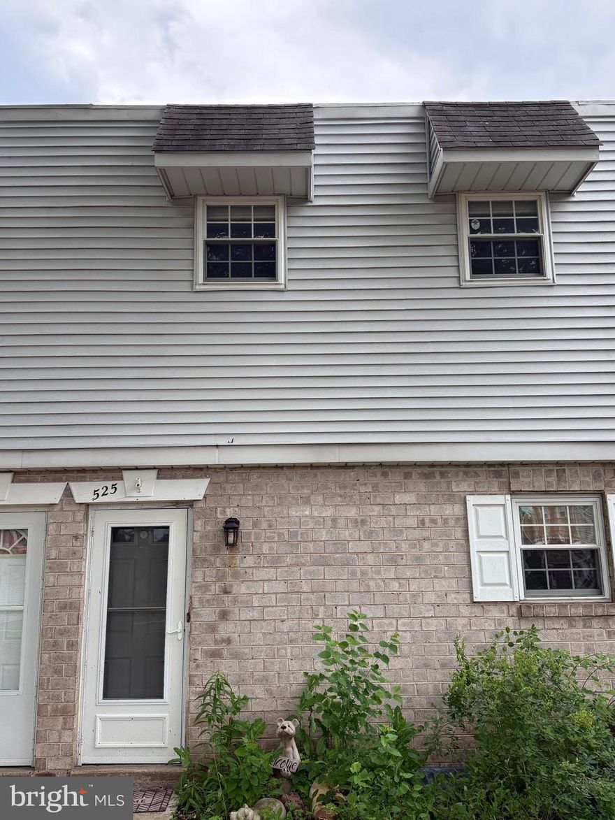 Welcome to 525 Village Lane! This beautifully maintained townhome features  3 bedrooms, 2.5 bathrooms and a finished basement with a private laundry and a built in bar: a perfect setup for relaxing and entertaining! Upstairs enjoy a spacious living room, bright kitchen and a sliding glass door that leads you to your own private porch. Don't miss this opportunity!