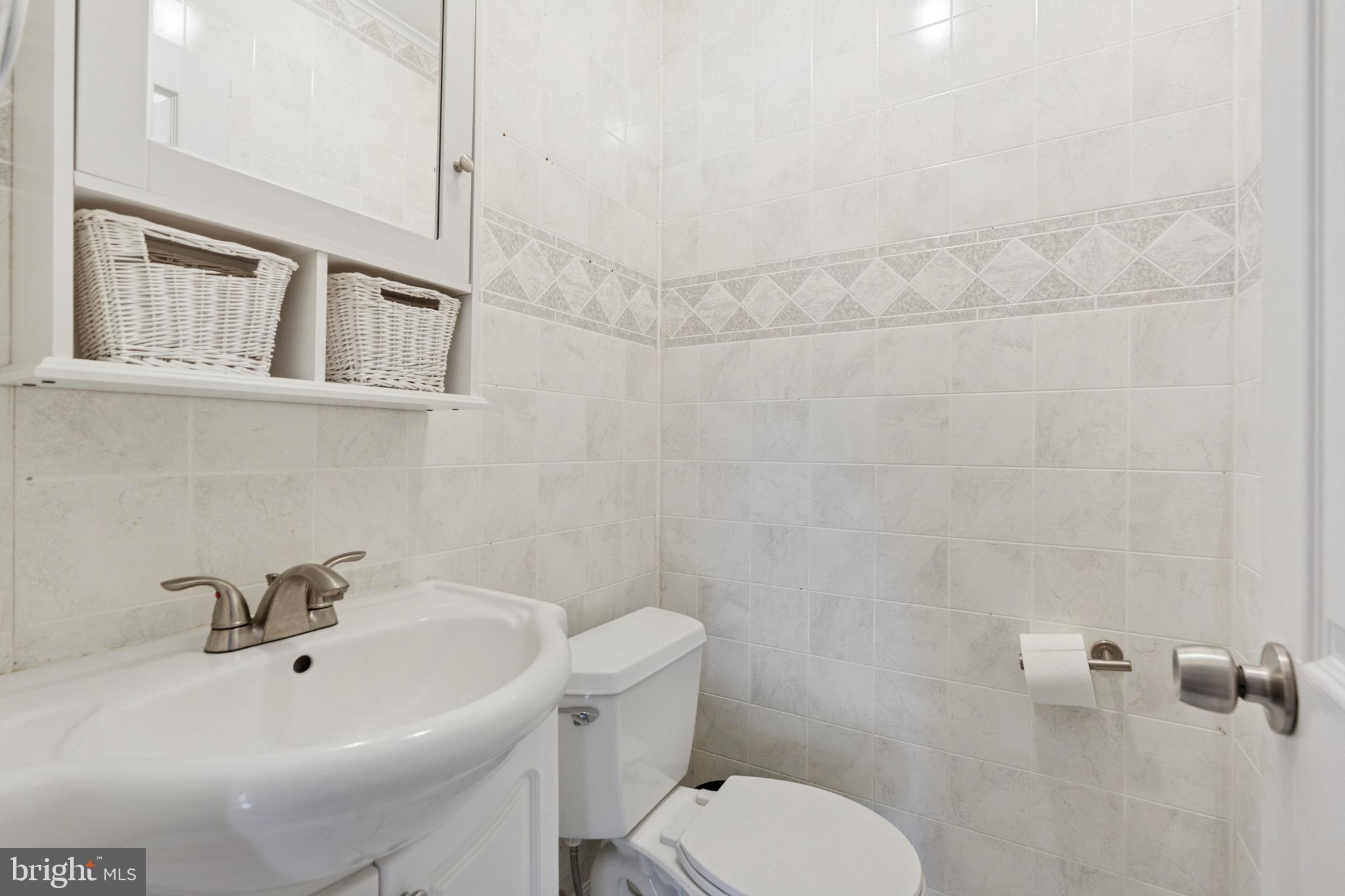 SANATOGA VIL - Residential Lease