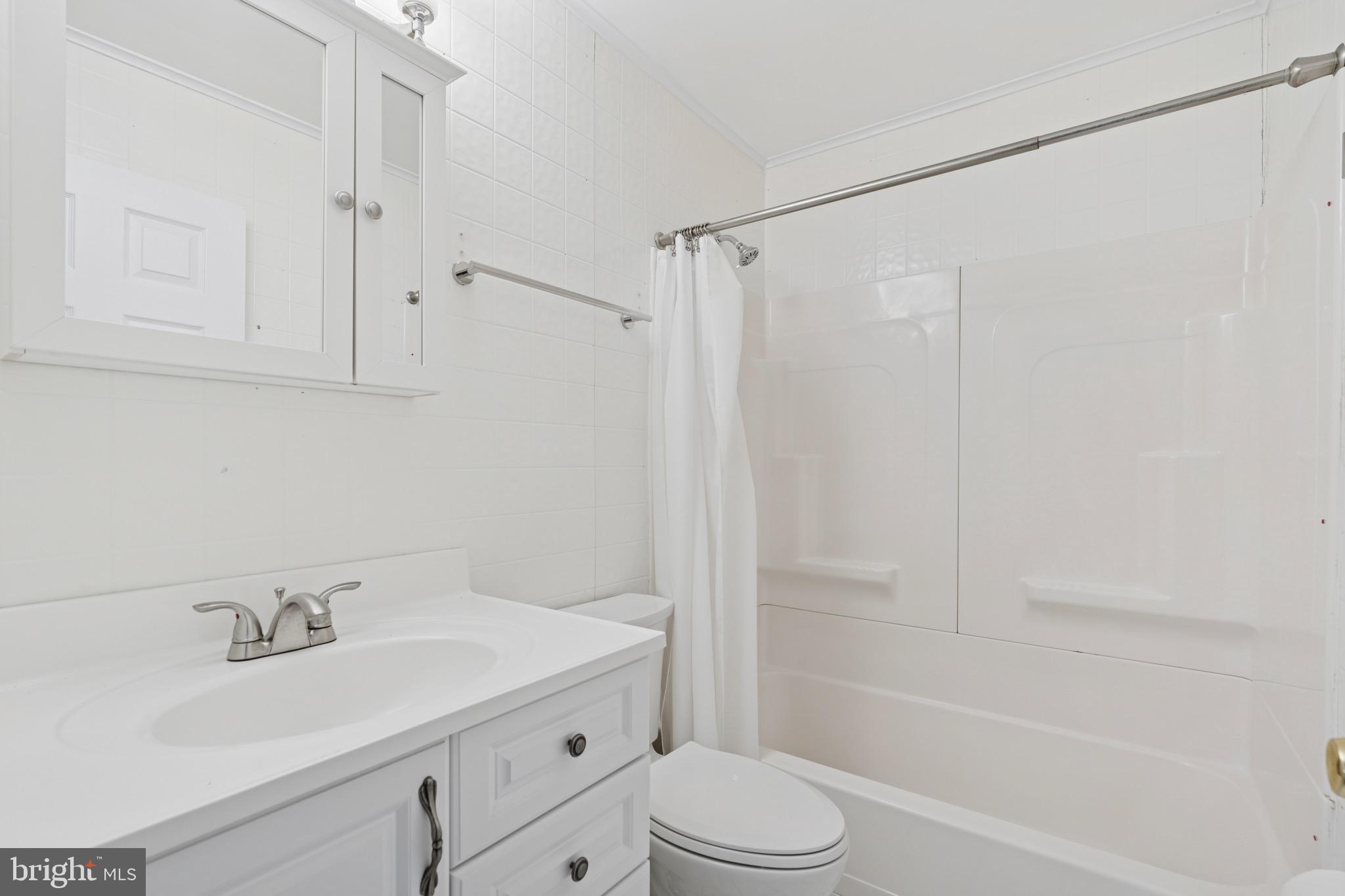 SANATOGA VIL - Residential Lease