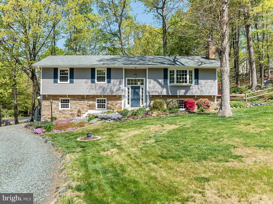 Nicely Updated and Move In Ready 4BR, 3BA Split Foyer Sited on Picturesque Lot in 1ST Section! The Many Features & Highlights Include: All NEW Paint; Vinyl Siding w/Stacked Stone Exterior & Roof UPDATED in 2018; RENOVATED Kitchen w/NEW Refrigerator, NEW Cooktop, Double Wall Oven, Breakfast Bar & Recessed Lighting; Kitchen & Dining Room  feature 2 Large Sliding Glass Doors Opening to the Just Cleaned Tiered Deck w/Built In Seating; UPDATED Windows;  UPDATED Baths Including Primary Bath w/NEW Dual Sink Vanity & Shower;  Fireplaces w/Wood Stove Inserts in Both the Living & Family Rooms Just Inspected; HeaPump Just Inspected; Beautifully Landscaped Corner Lot Just Seconds from the Front Gate with Circular Driveway, Fenced Backyard, Firepit Area, Lots of Perennials, Storage Shed & All the Amenities of  Aquia Harbour Including Marina, Golf Course w/Driving Range, Putting Green & World Famous Clubhouse @ Aquia Harbour Restaurant, Fishing Pier, 2 Pools, Dog Park, Stables, Tennis, Basketball, Walking Trails, Community Garden, Police & Fire Departments & Quick Access to 95, Quantico & Shopping! **Showings on 4/30, 5/1 & Until 6PM on 5/2, Offers Due 5/2 for Review and Response on 5/3**