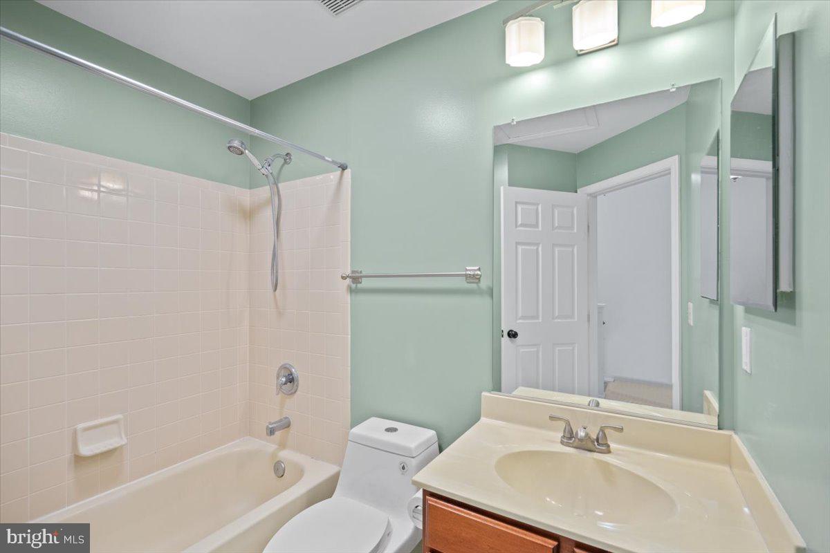 KINGSTOWNE - Residential