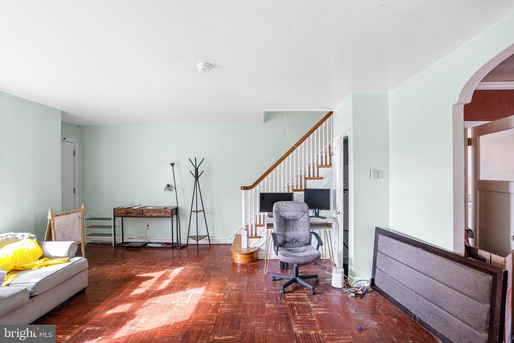 7533 WOOLSTON AVENUE