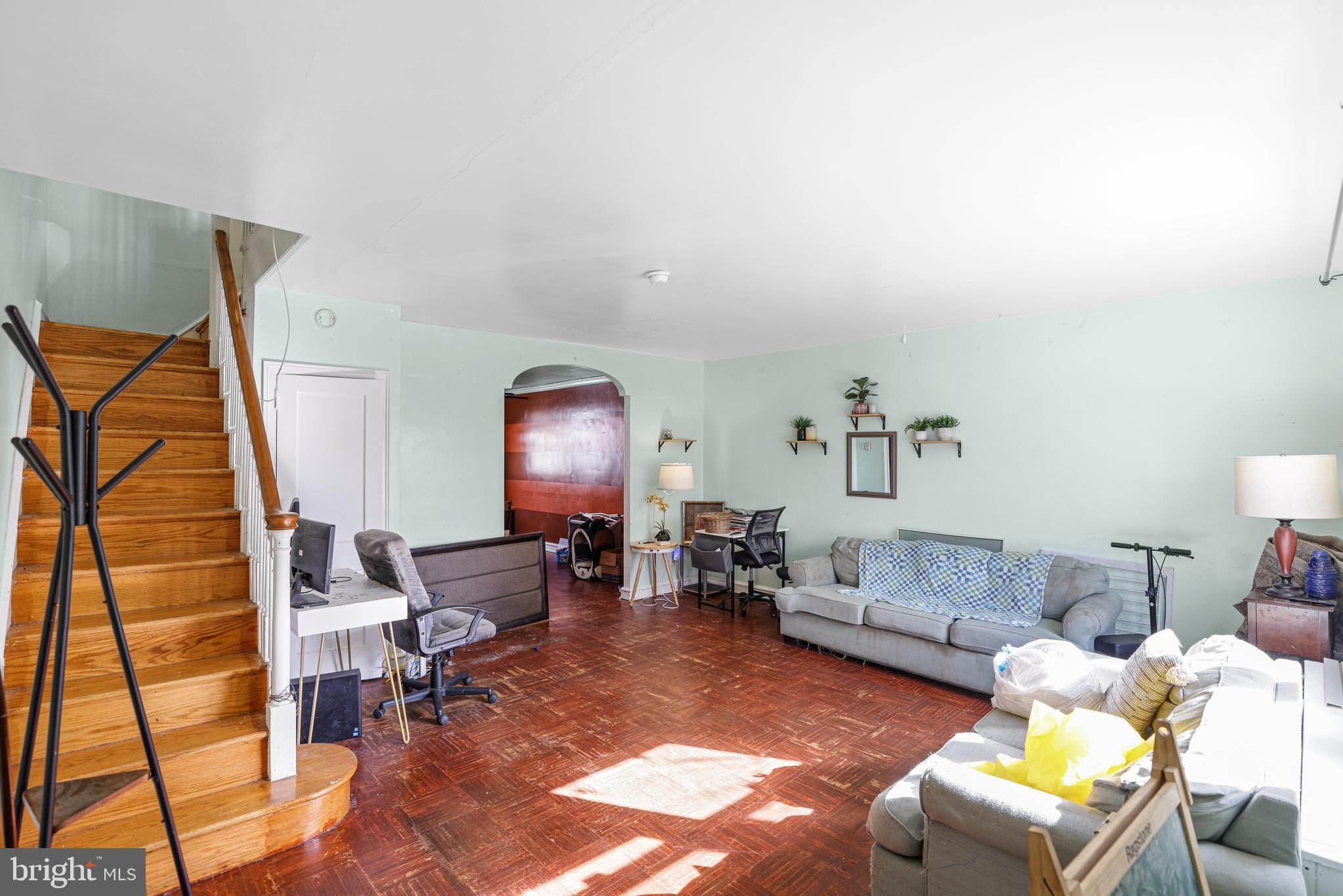 7533 WOOLSTON AVENUE