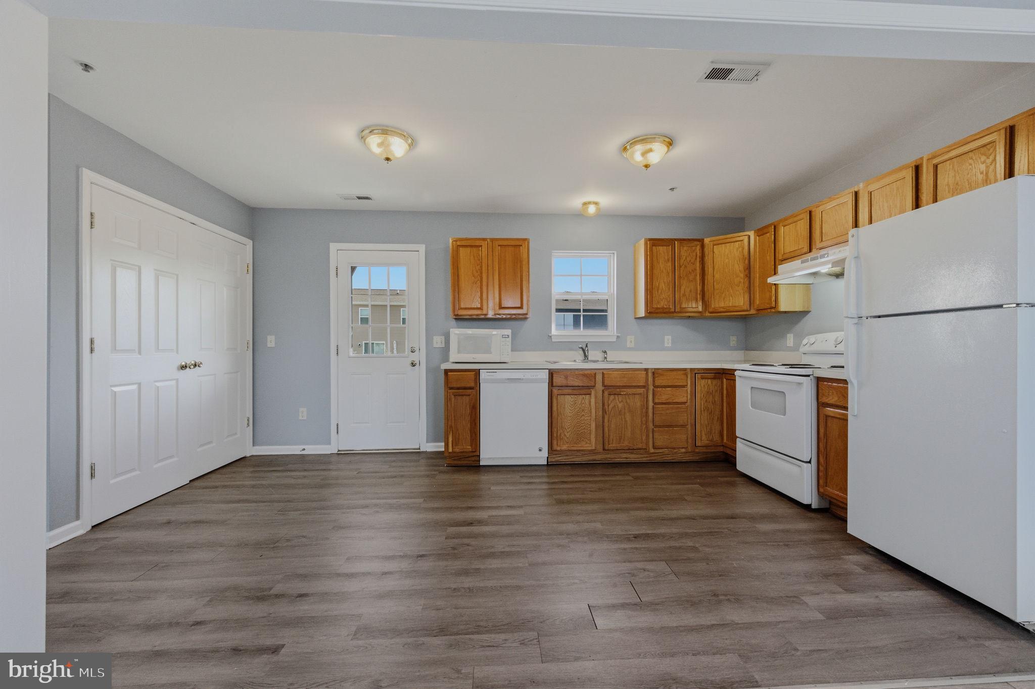 CEDAR COMMONS - Residential