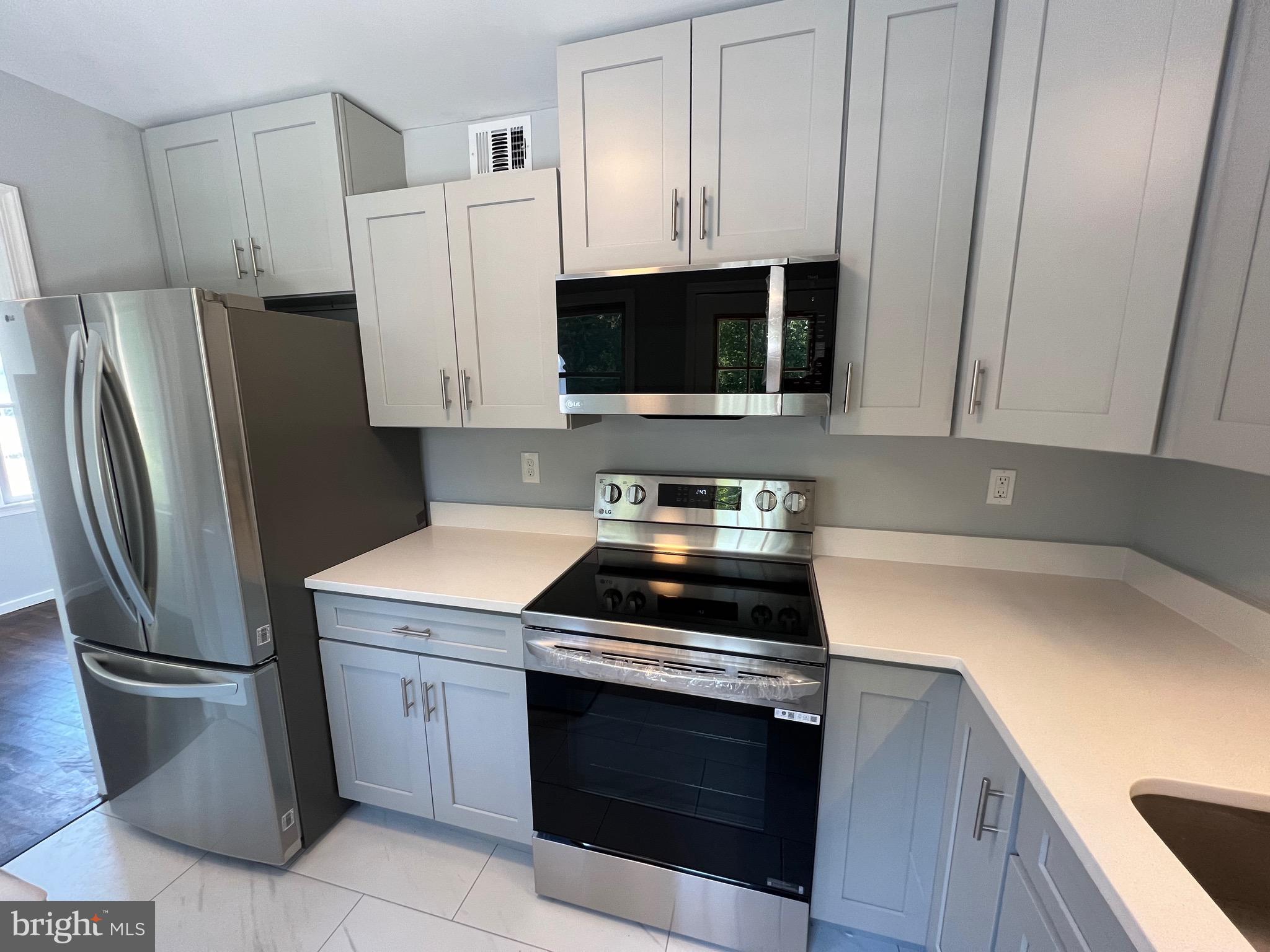 PIMMIT HILLS - Residential