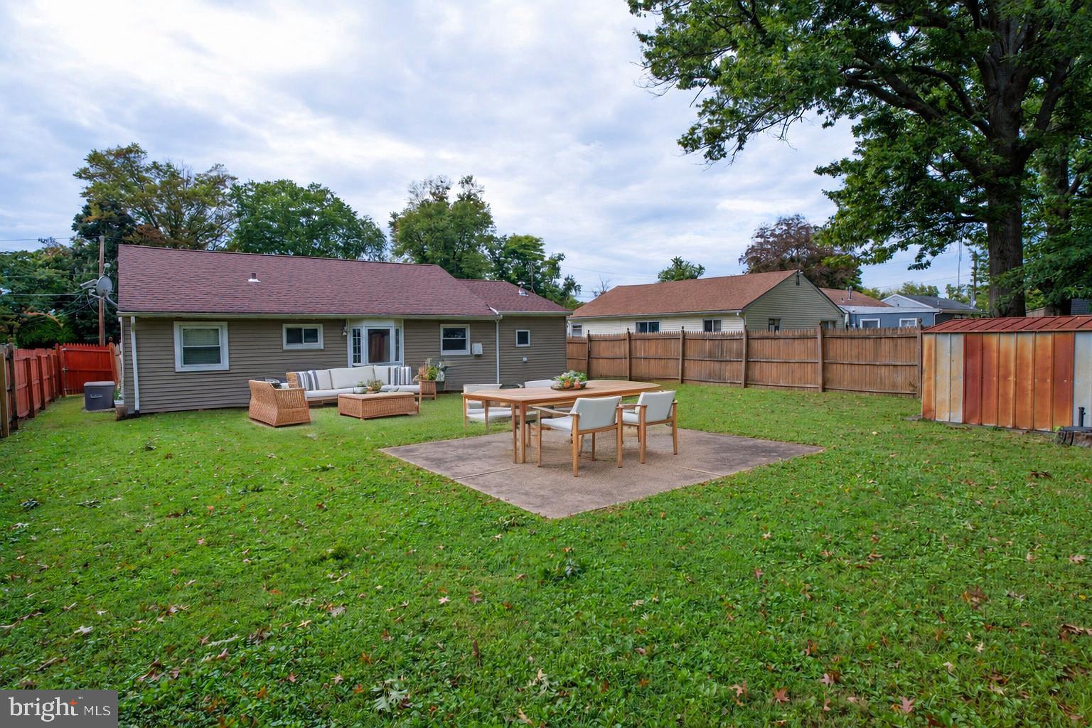 4 DORSET DRIVE
