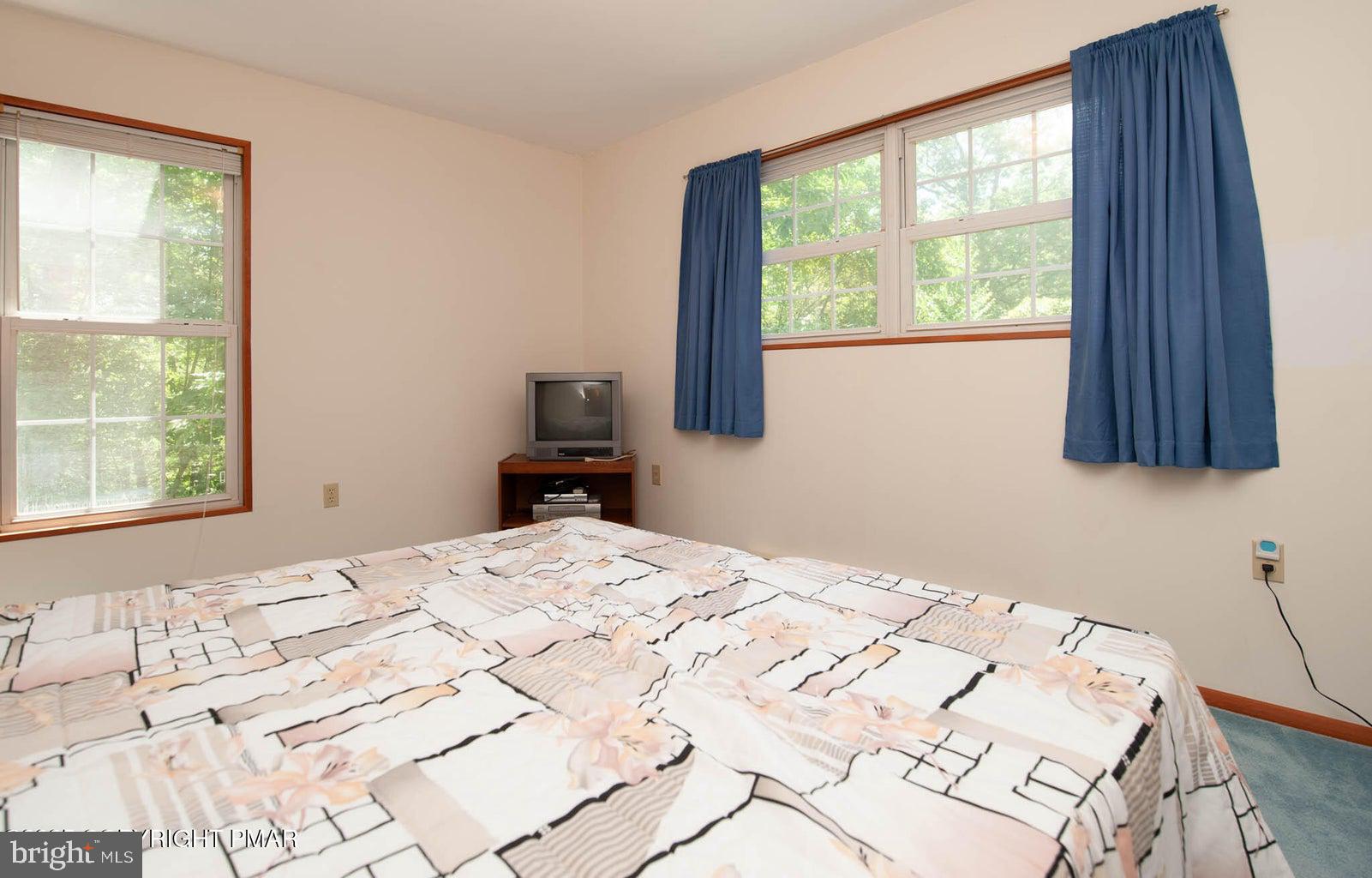 SAW CREEK ESTATES - Residential