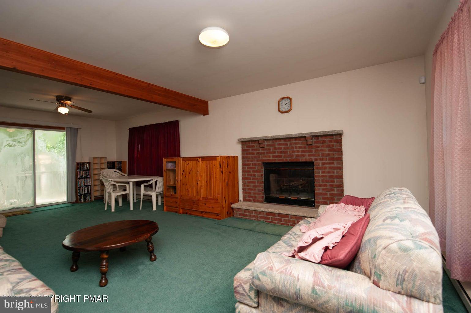 SAW CREEK ESTATES - Residential