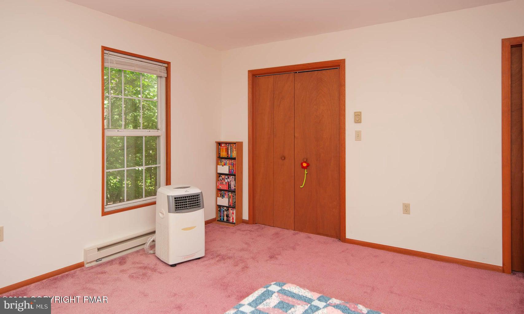 SAW CREEK ESTATES - Residential