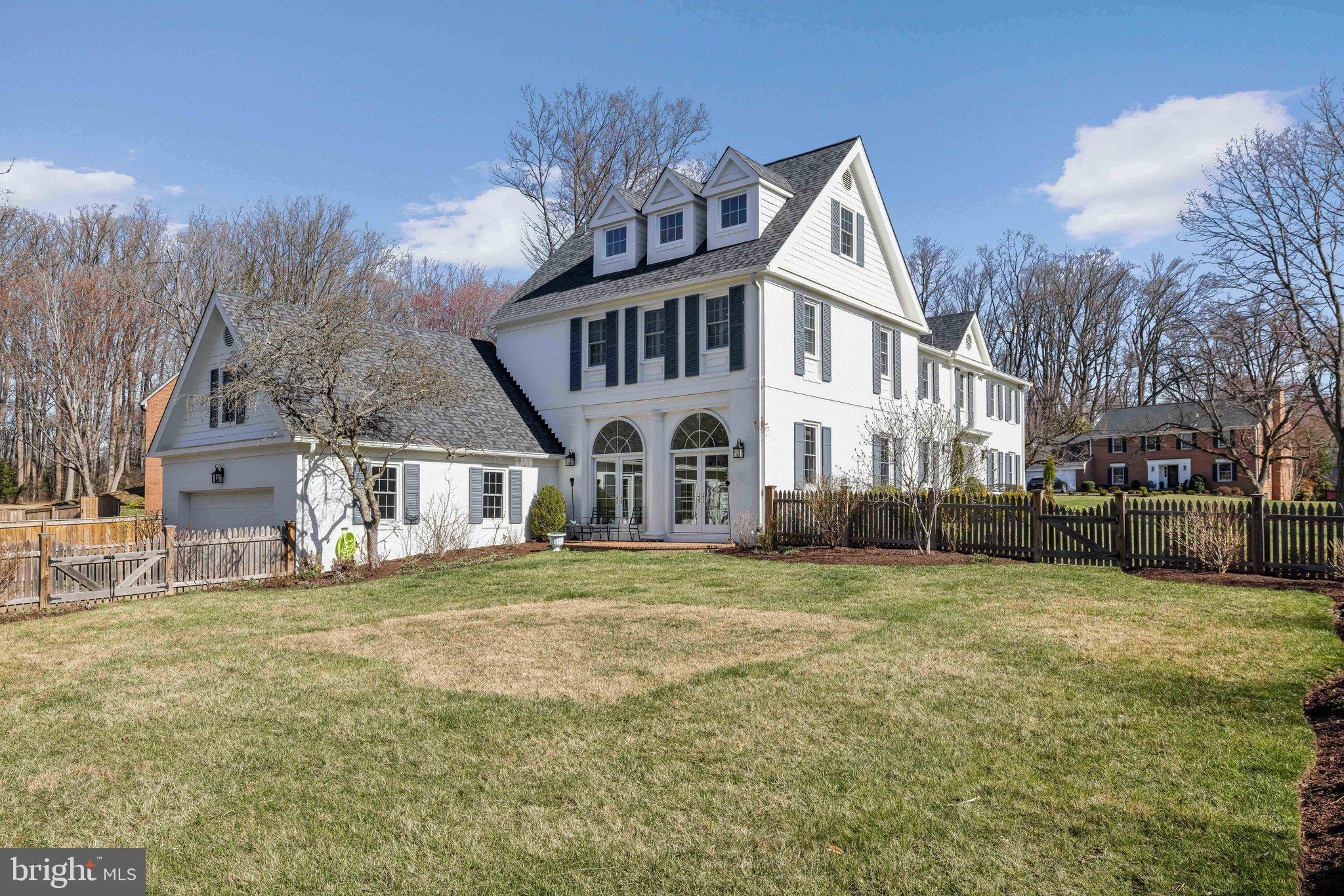 BRADLEY MANOR - Residential