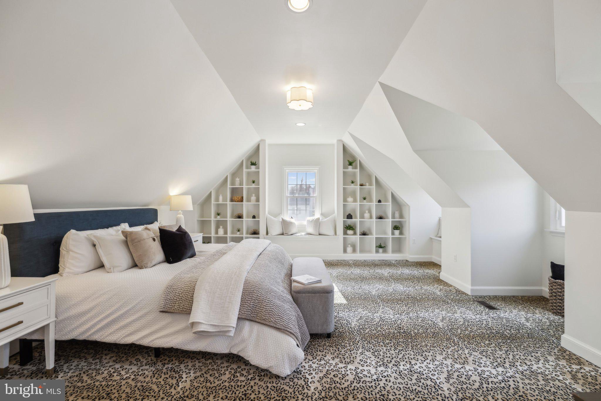 BRADLEY MANOR - Residential