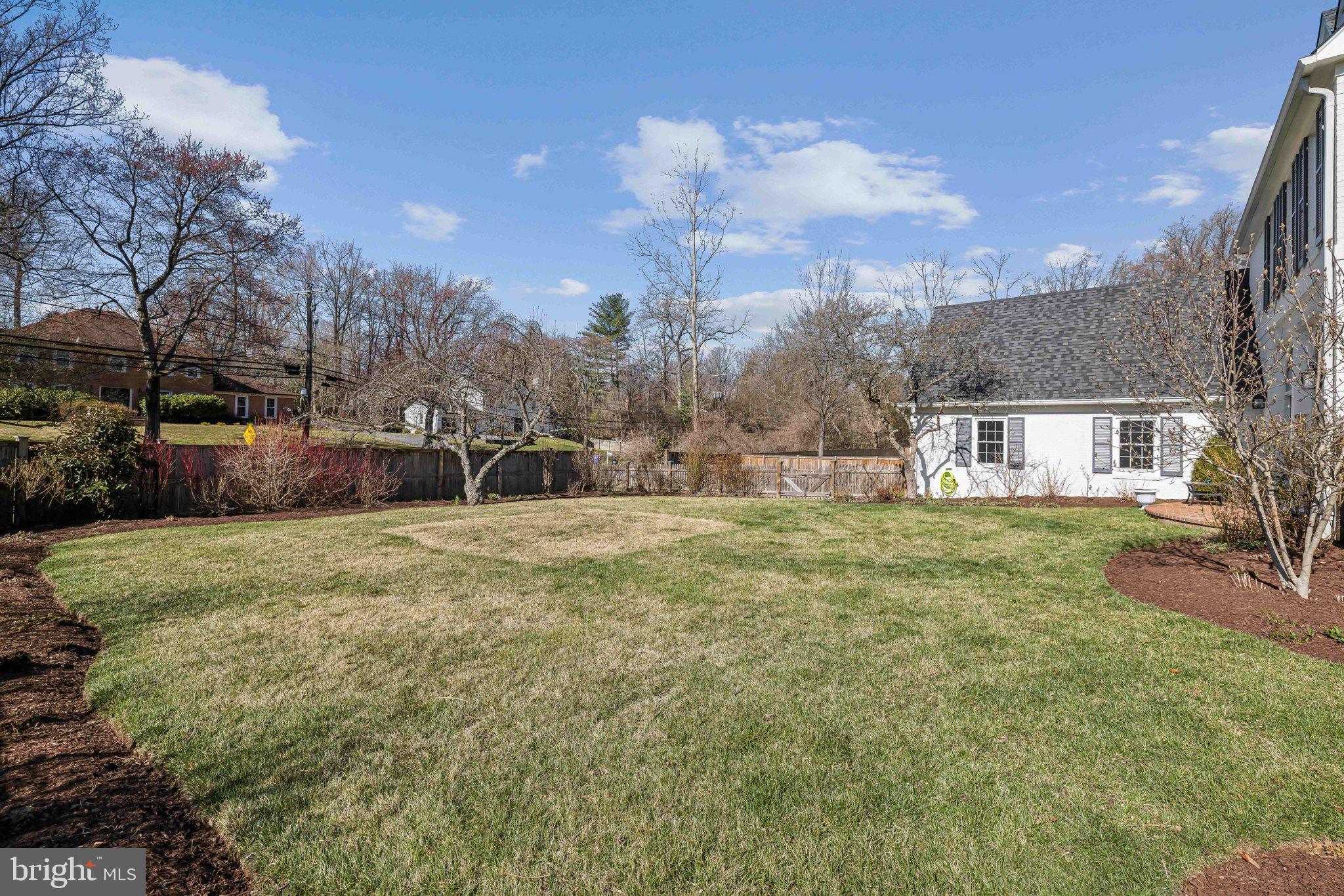 BRADLEY MANOR - Residential