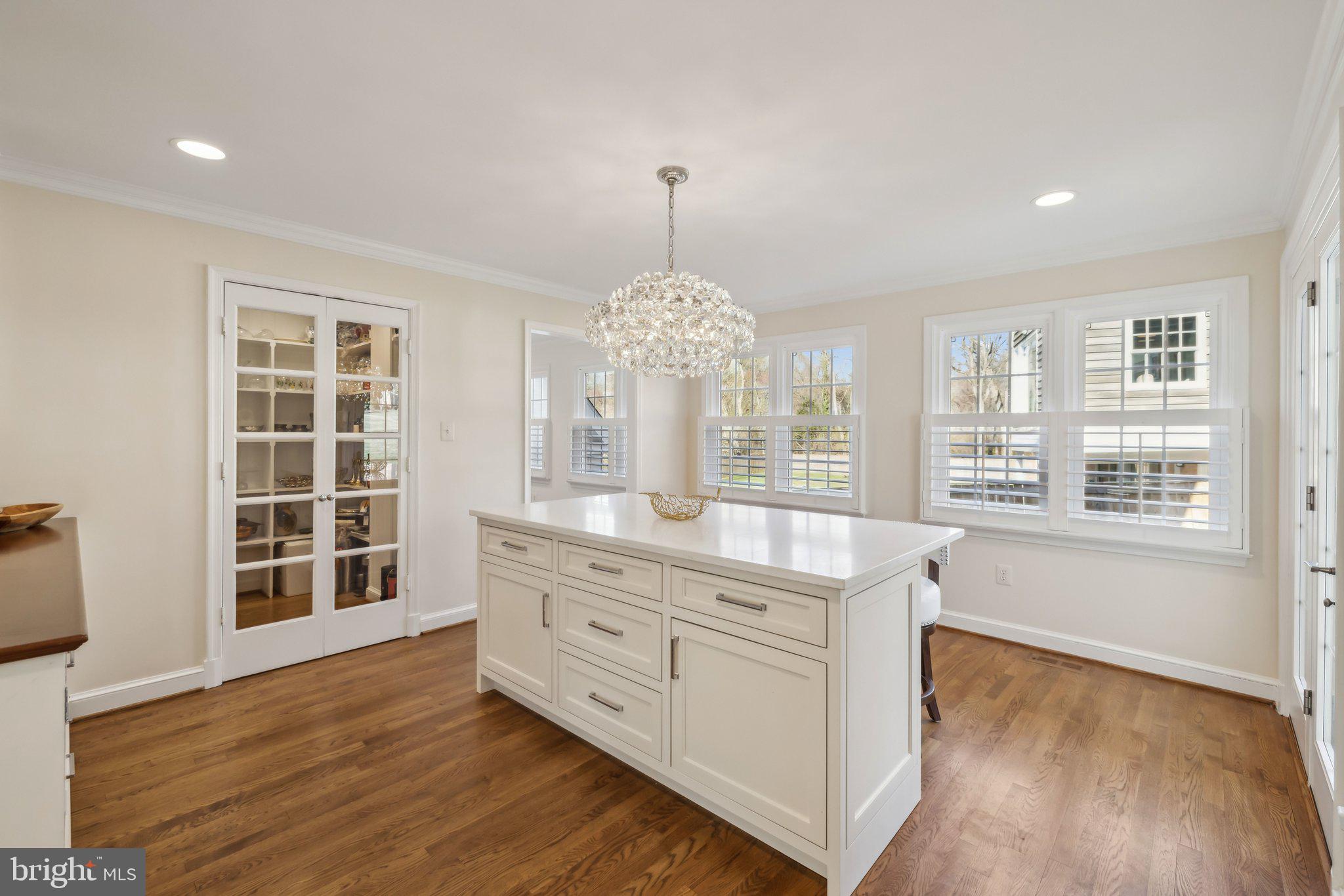 BRADLEY MANOR - Residential