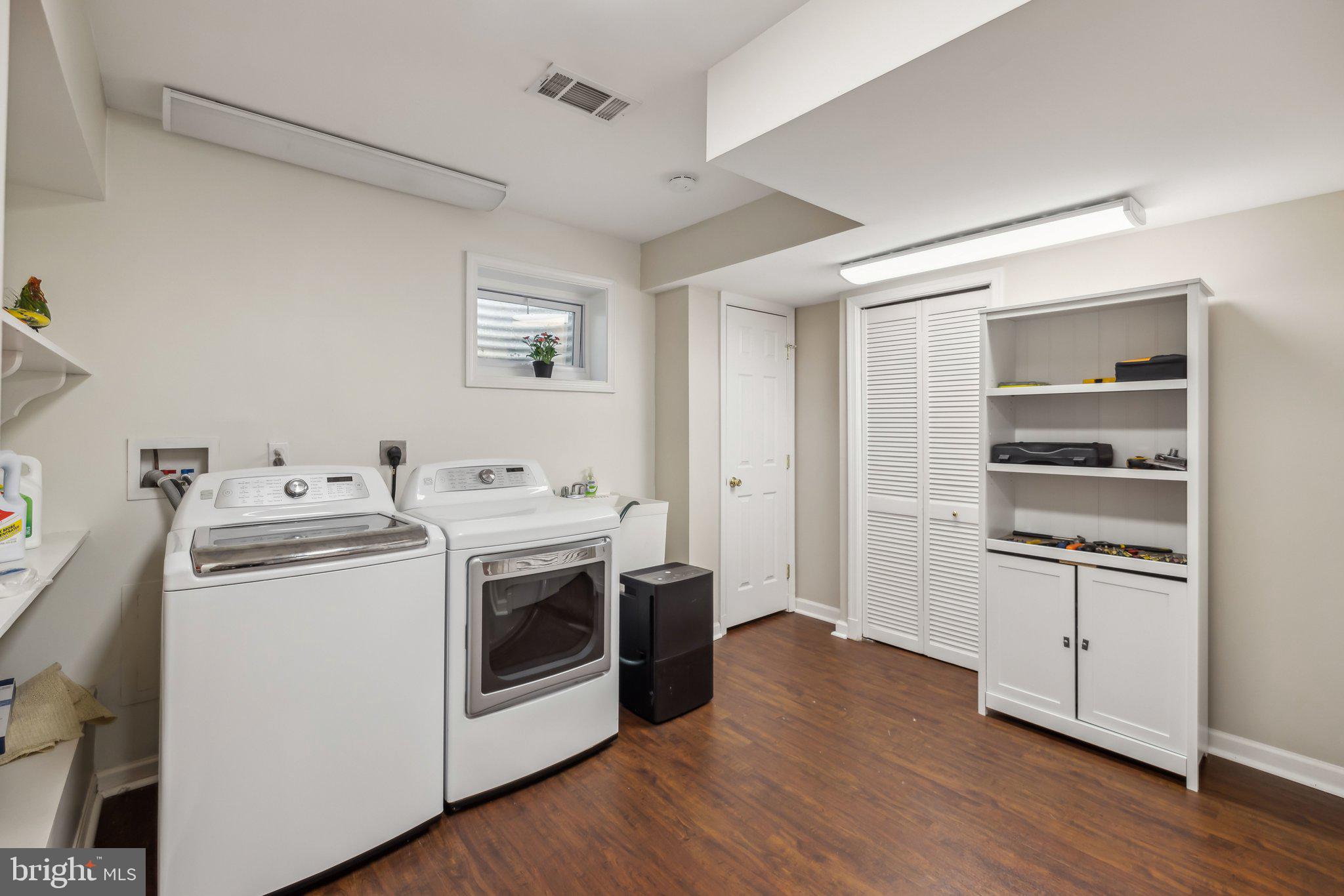 BRADLEY MANOR - Residential