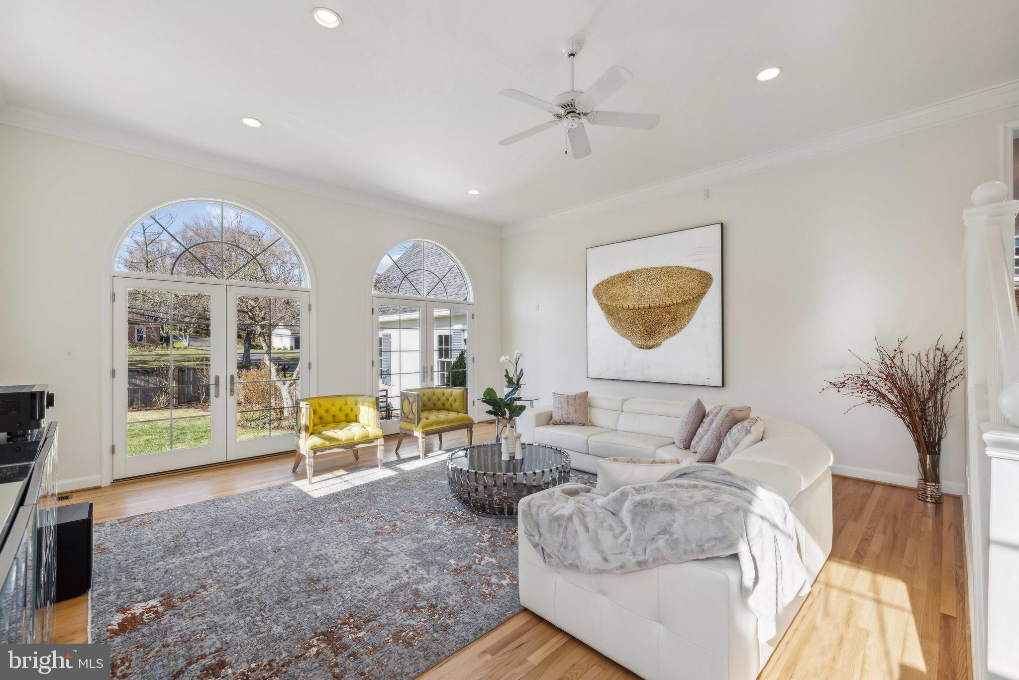 BRADLEY MANOR - Residential