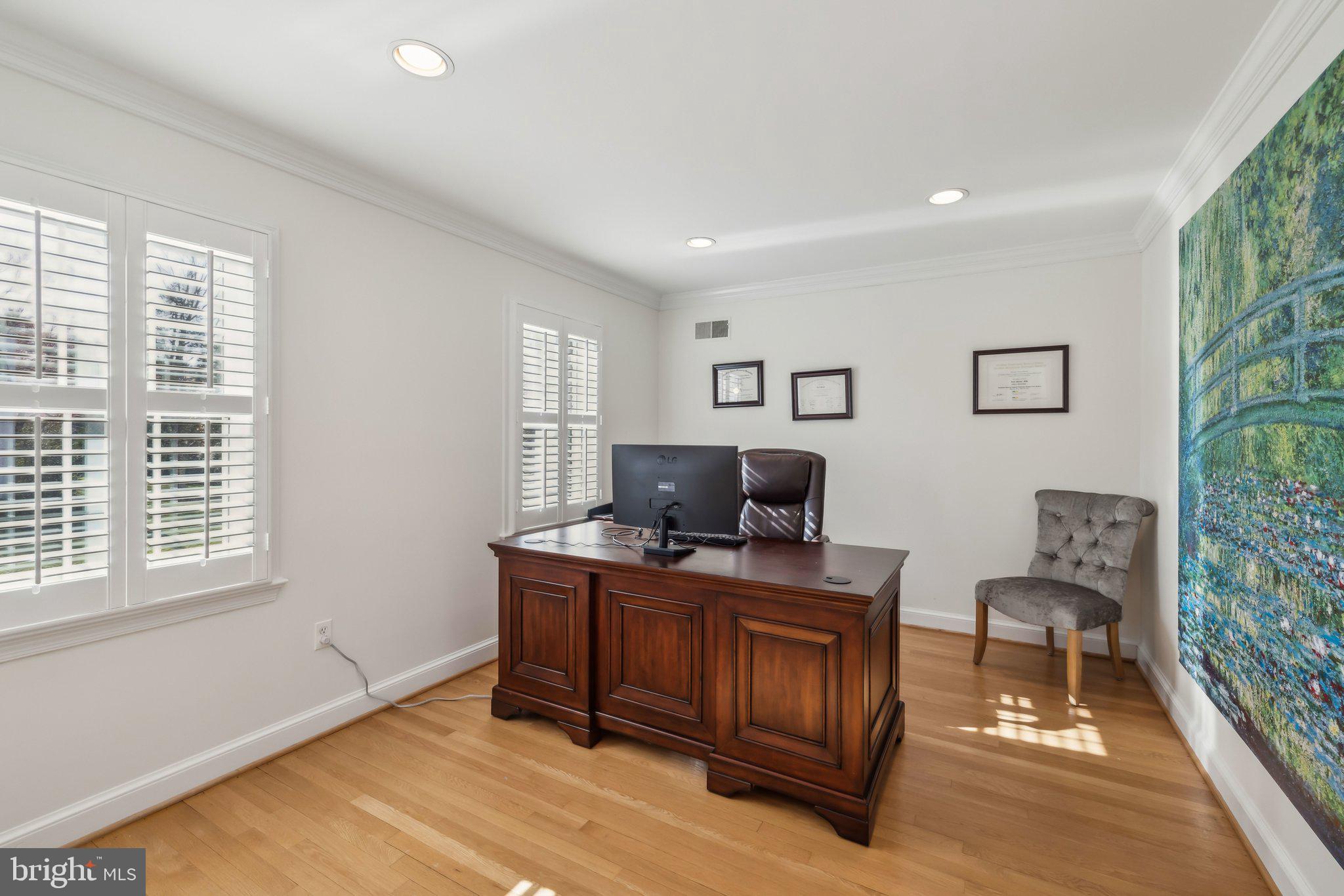 BRADLEY MANOR - Residential