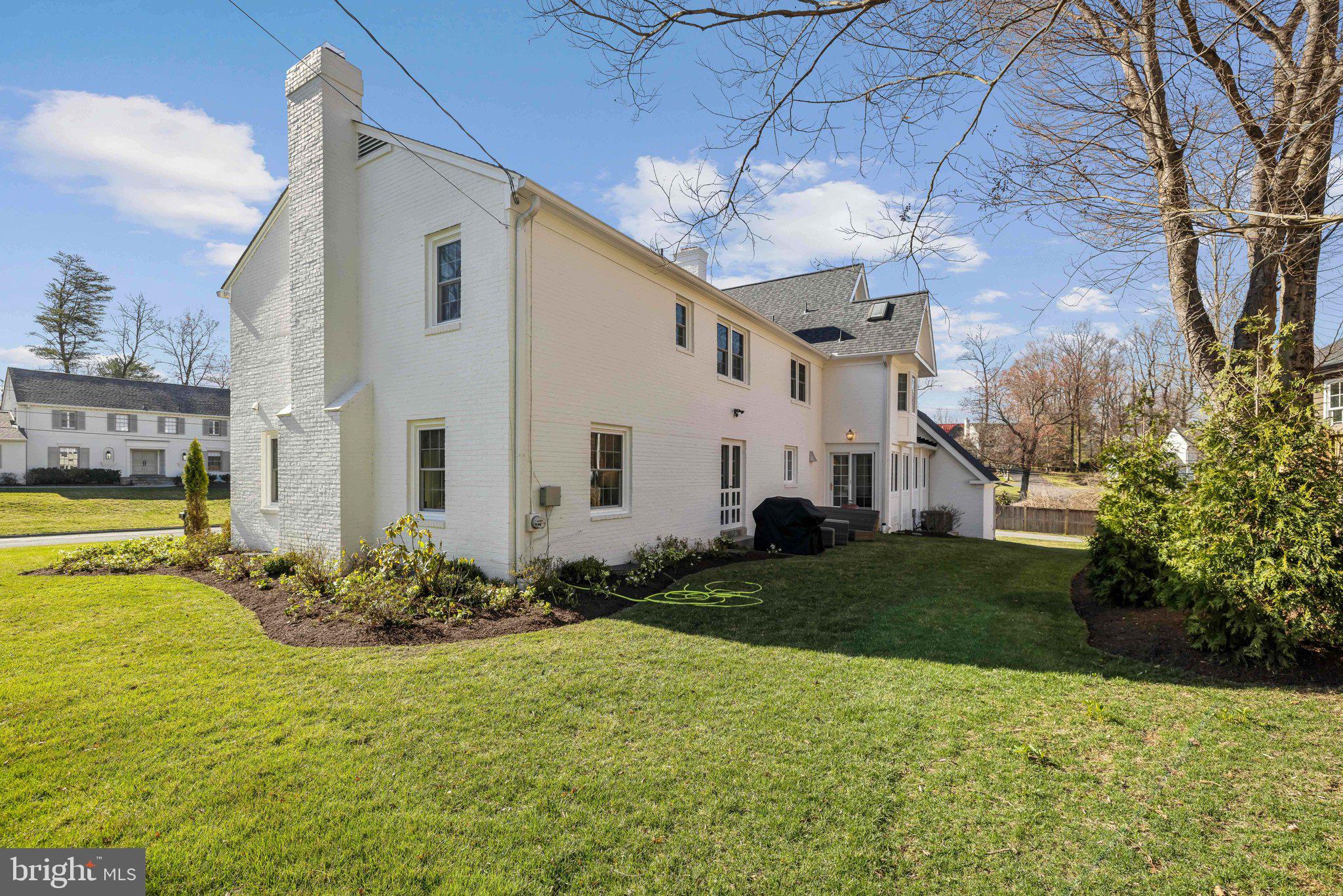 BRADLEY MANOR - Residential