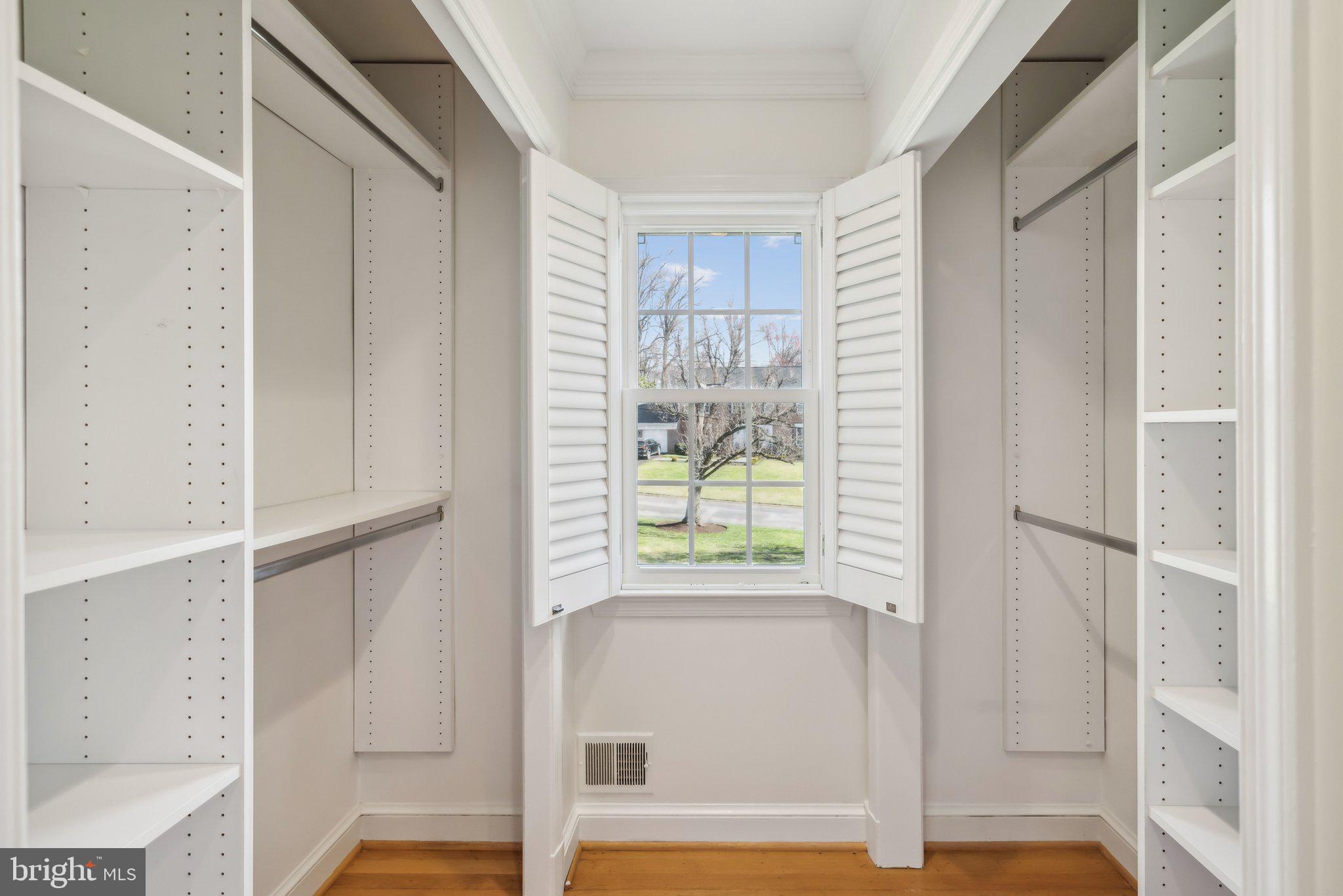 BRADLEY MANOR - Residential