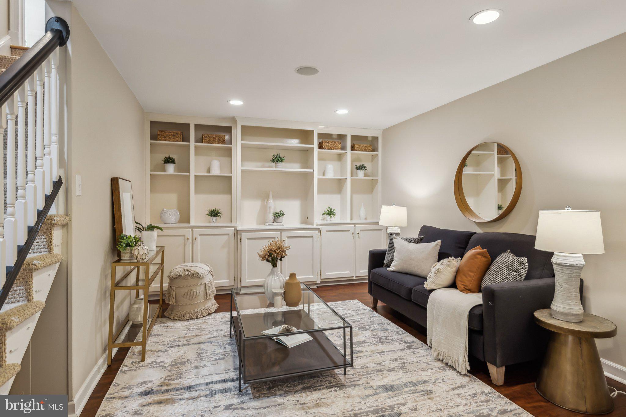 BRADLEY MANOR - Residential