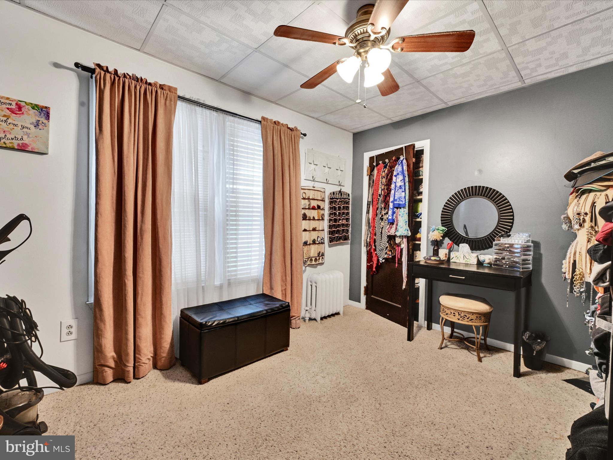 YORKVILLE - Residential