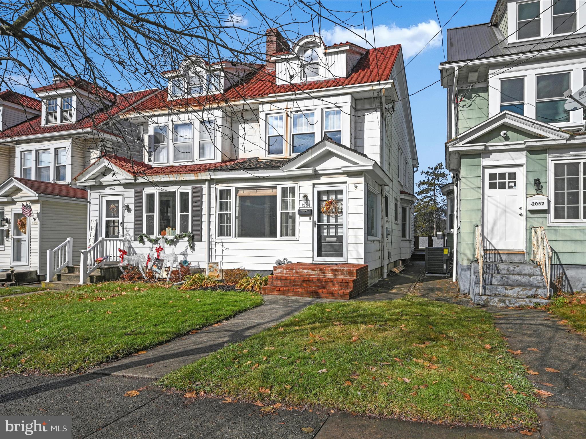 YORKVILLE - Residential