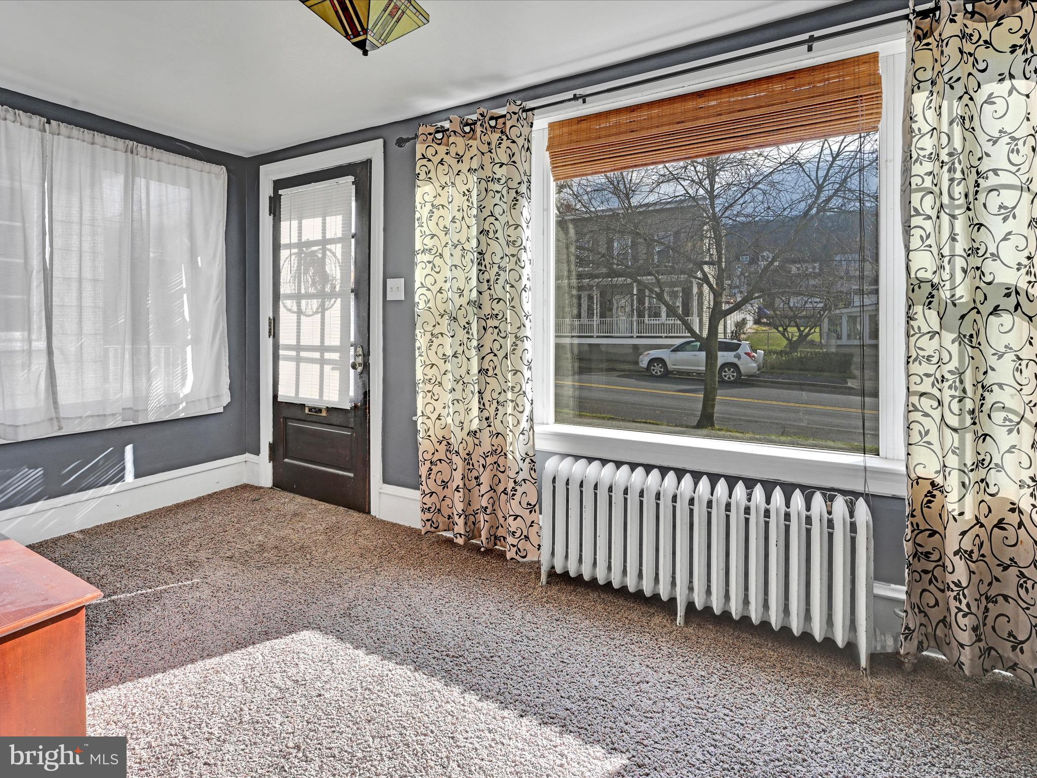 YORKVILLE - Residential