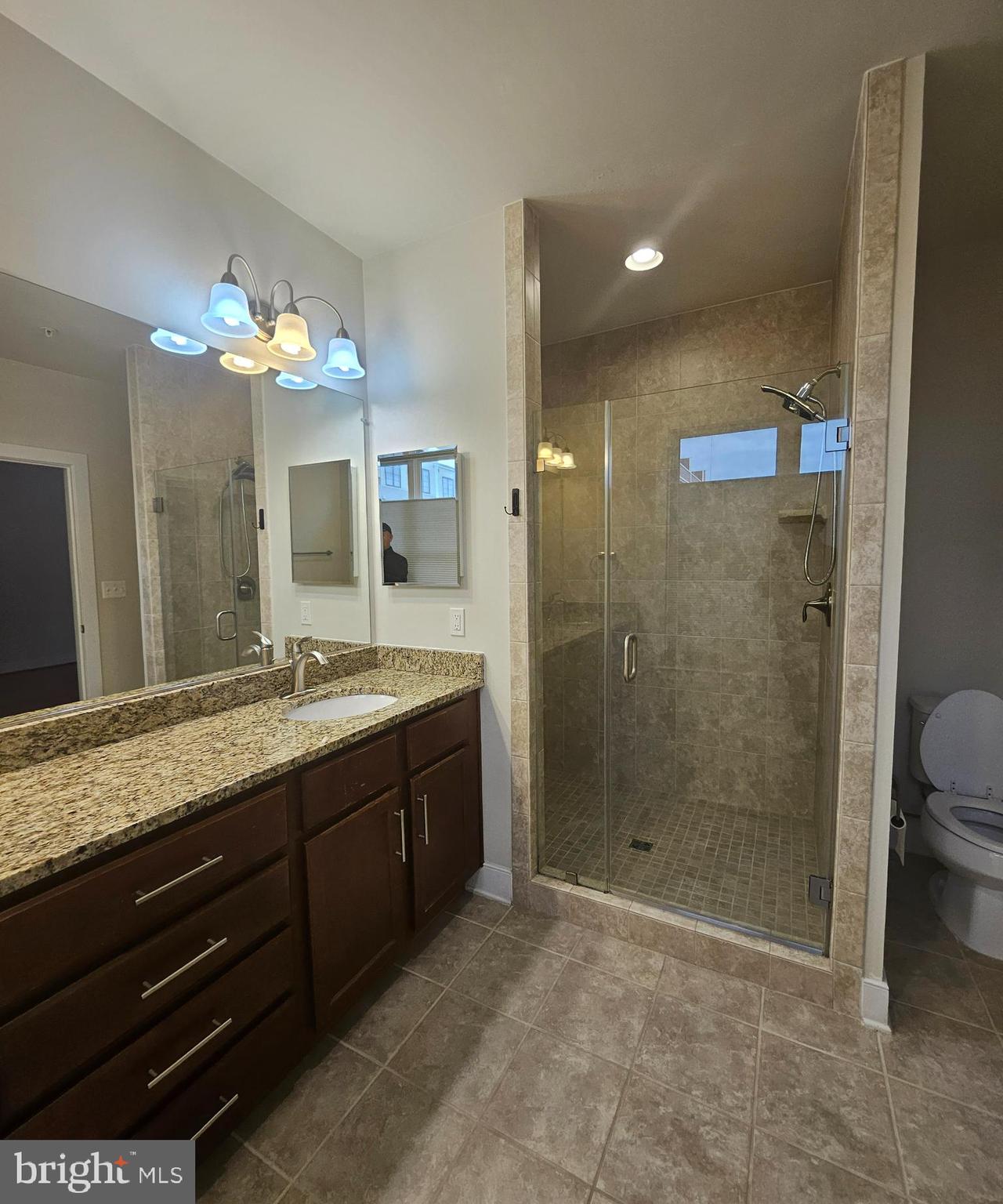 POTOMAC YARD CONDOMINIUM - Residential Lease