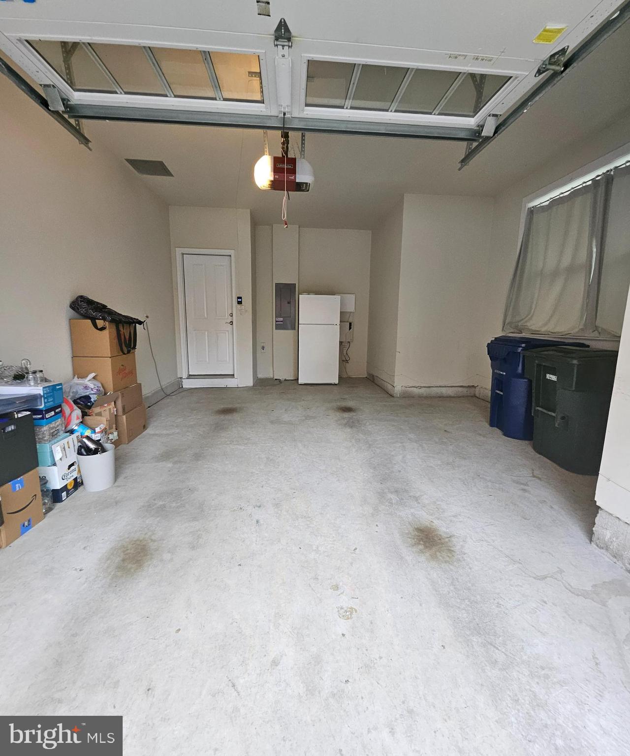 POTOMAC YARD CONDOMINIUM - Residential Lease