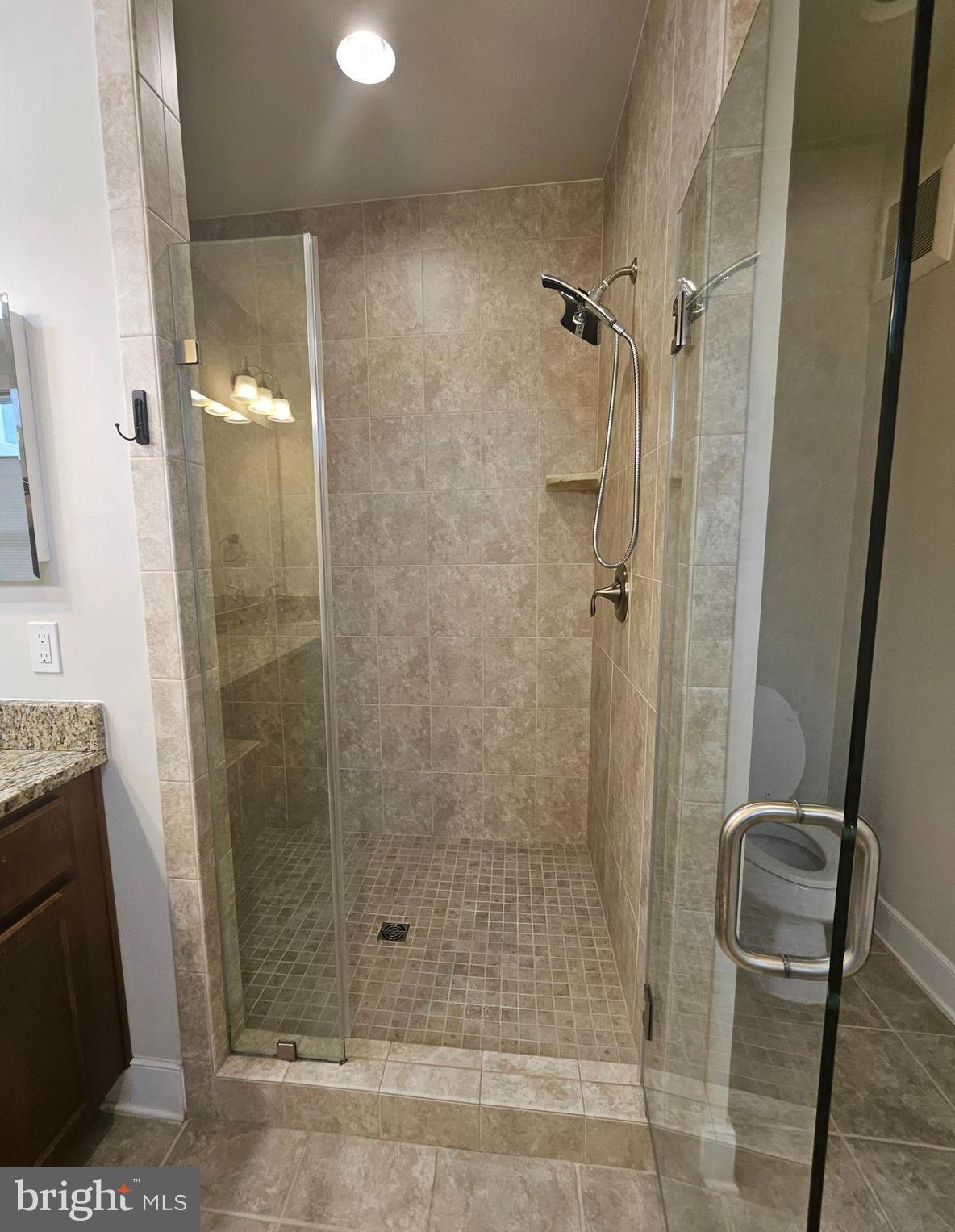 POTOMAC YARD CONDOMINIUM - Residential Lease