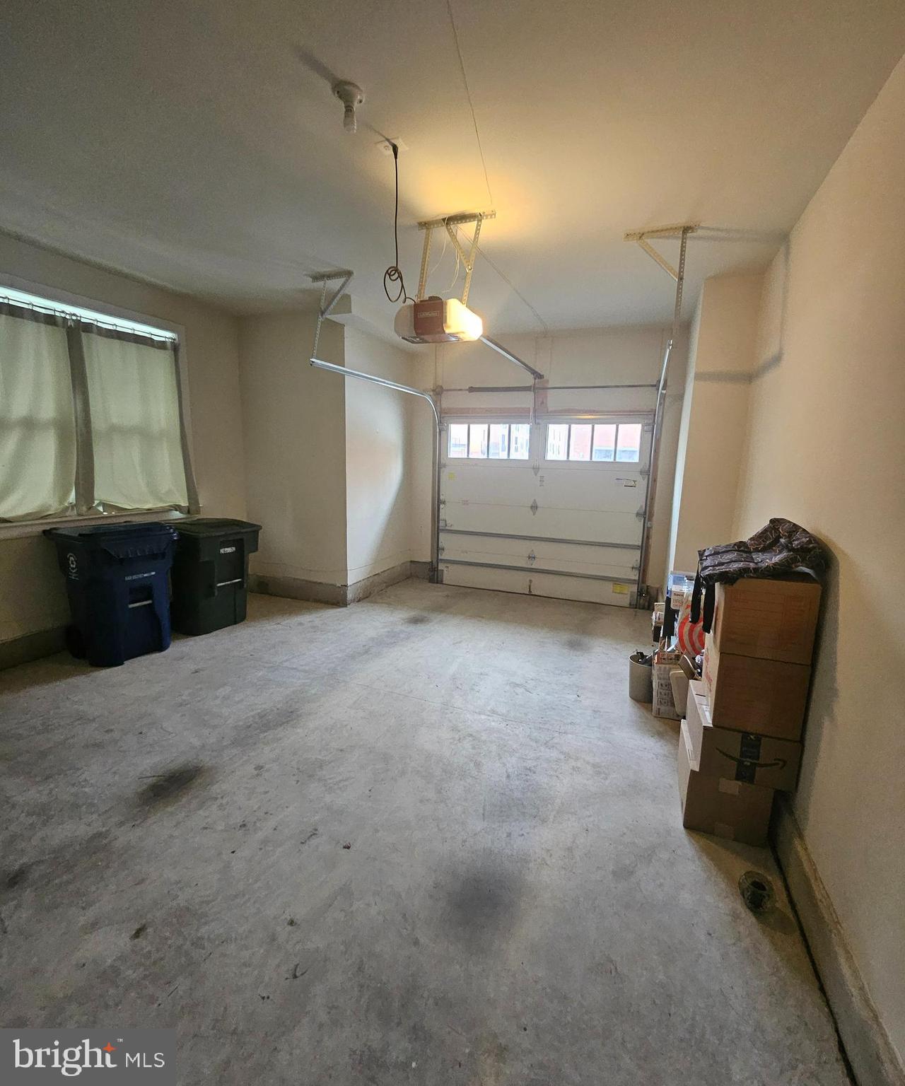 POTOMAC YARD CONDOMINIUM - Residential Lease