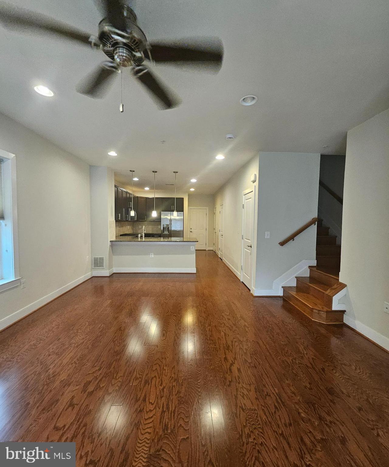 POTOMAC YARD CONDOMINIUM - Residential Lease