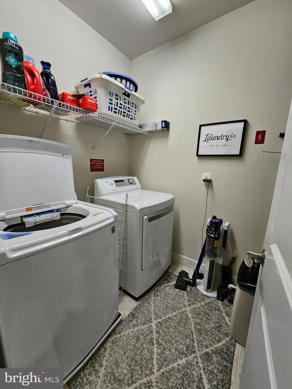 POTOMAC YARD CONDOMINIUM - Residential Lease