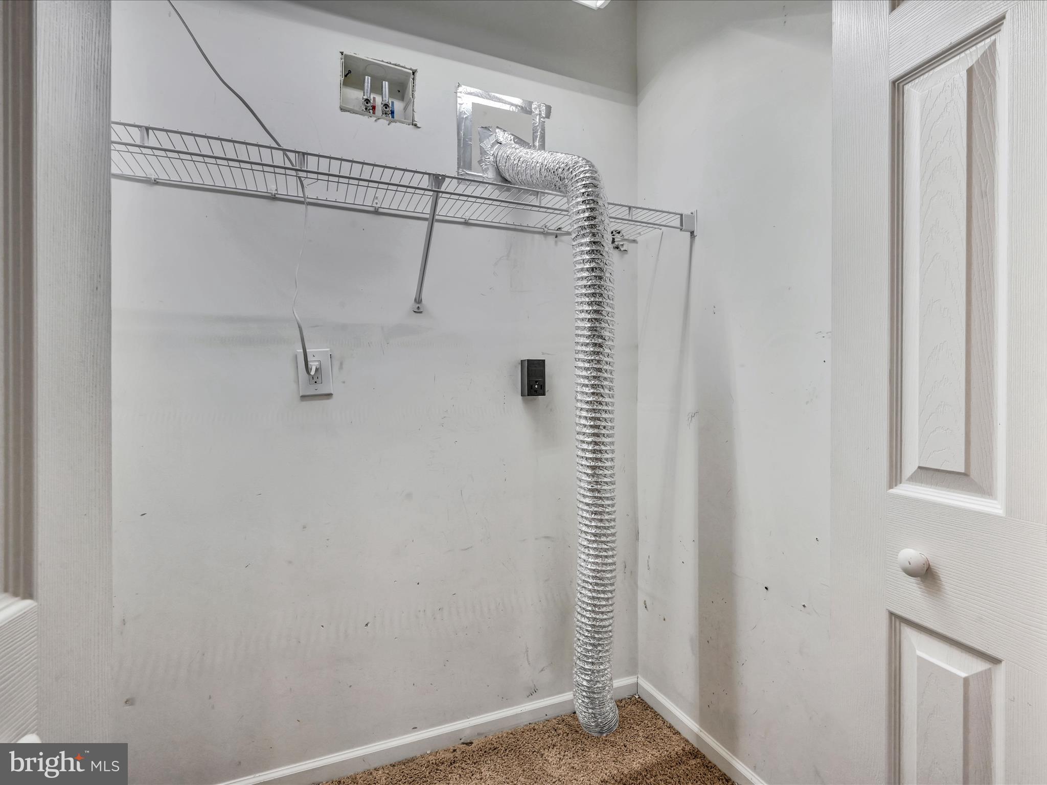 HAMPTON WOODS - Residential