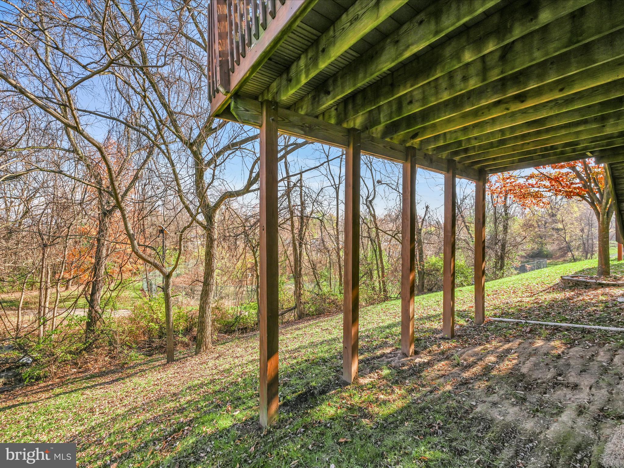 HAMPTON WOODS - Residential