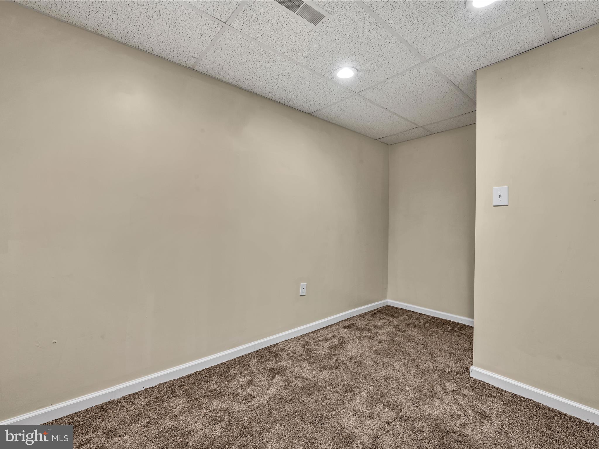 HAMPTON WOODS - Residential