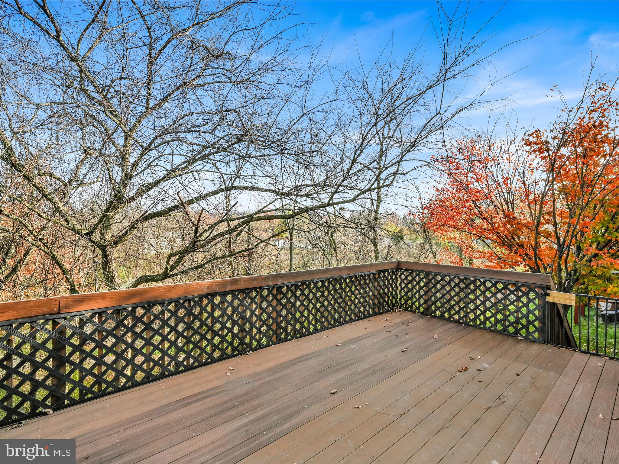 HAMPTON WOODS - Residential