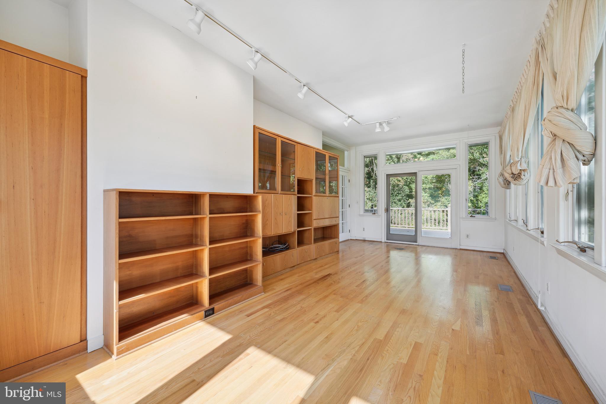 WEST GROVE ESTATES - Residential