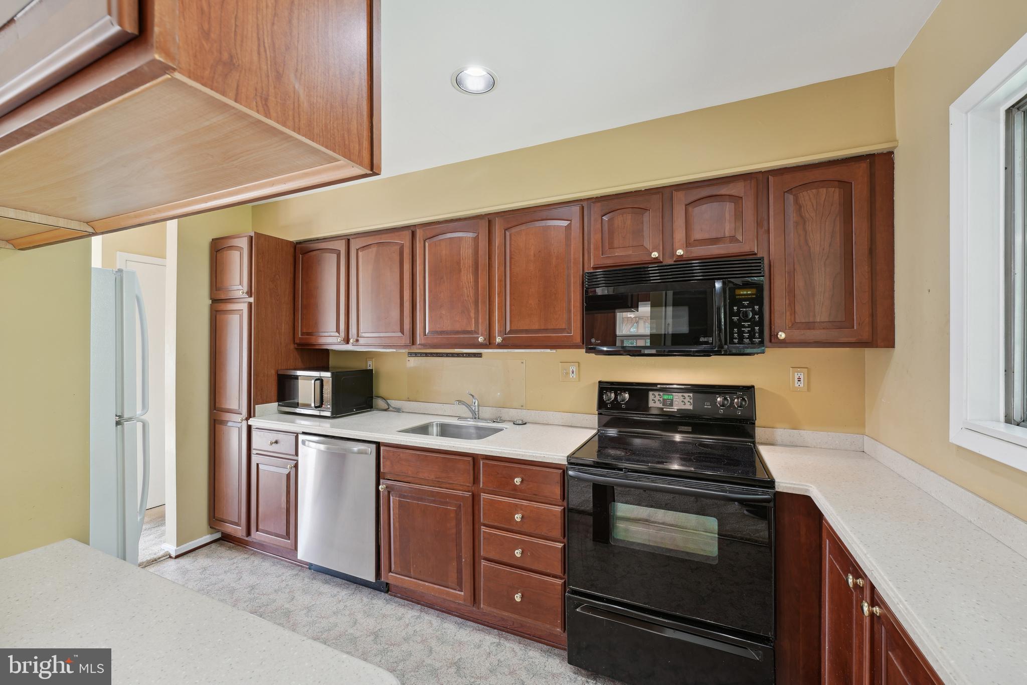 WEST GROVE ESTATES - Residential