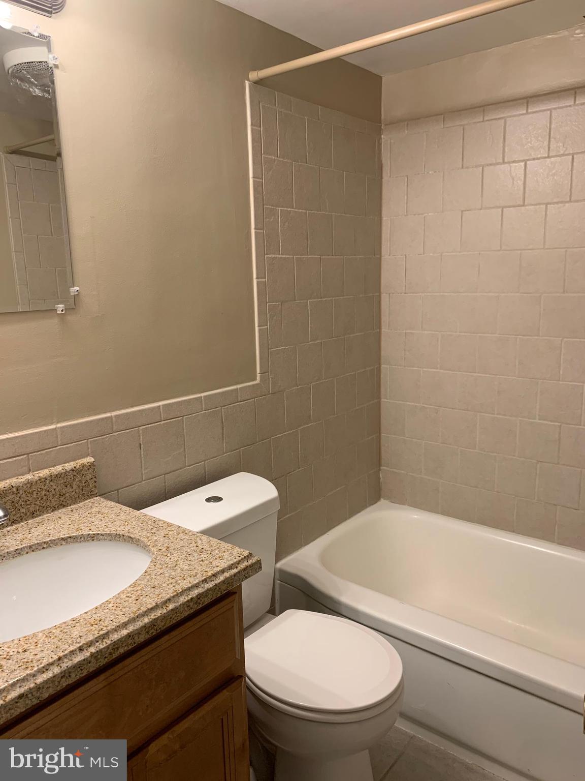 PRESIDENTIAL TOWERS - Residential Lease