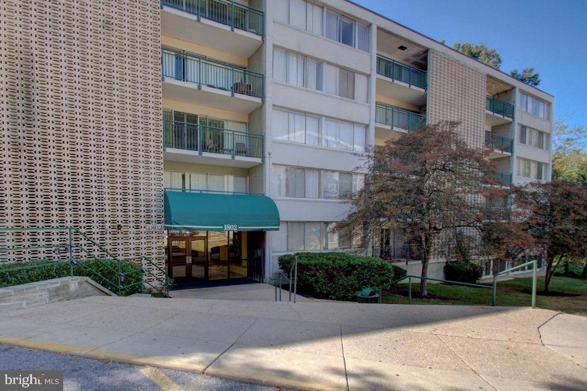 PRESIDENTIAL TOWERS - Residential Lease