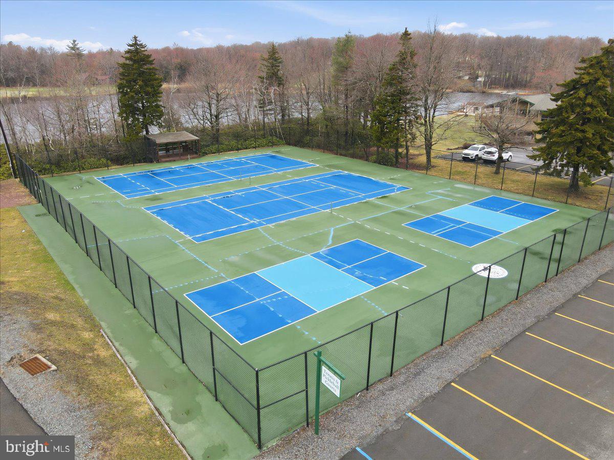 POCONO FARMS - Residential