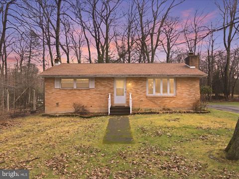 112 PIN OAK LANE TOBYHANNA PA 18466