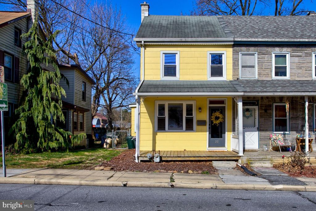Photo of 20 N LOCUST ST, LITITZ, PA 17543 (MLS # PALA2032622)