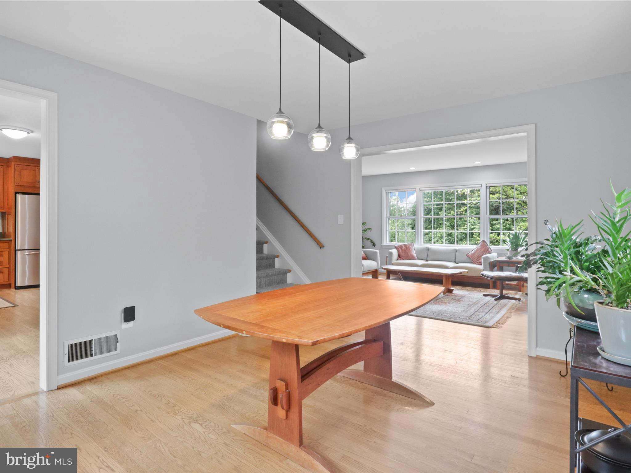 COUNTRY CLUB MANOR - Residential