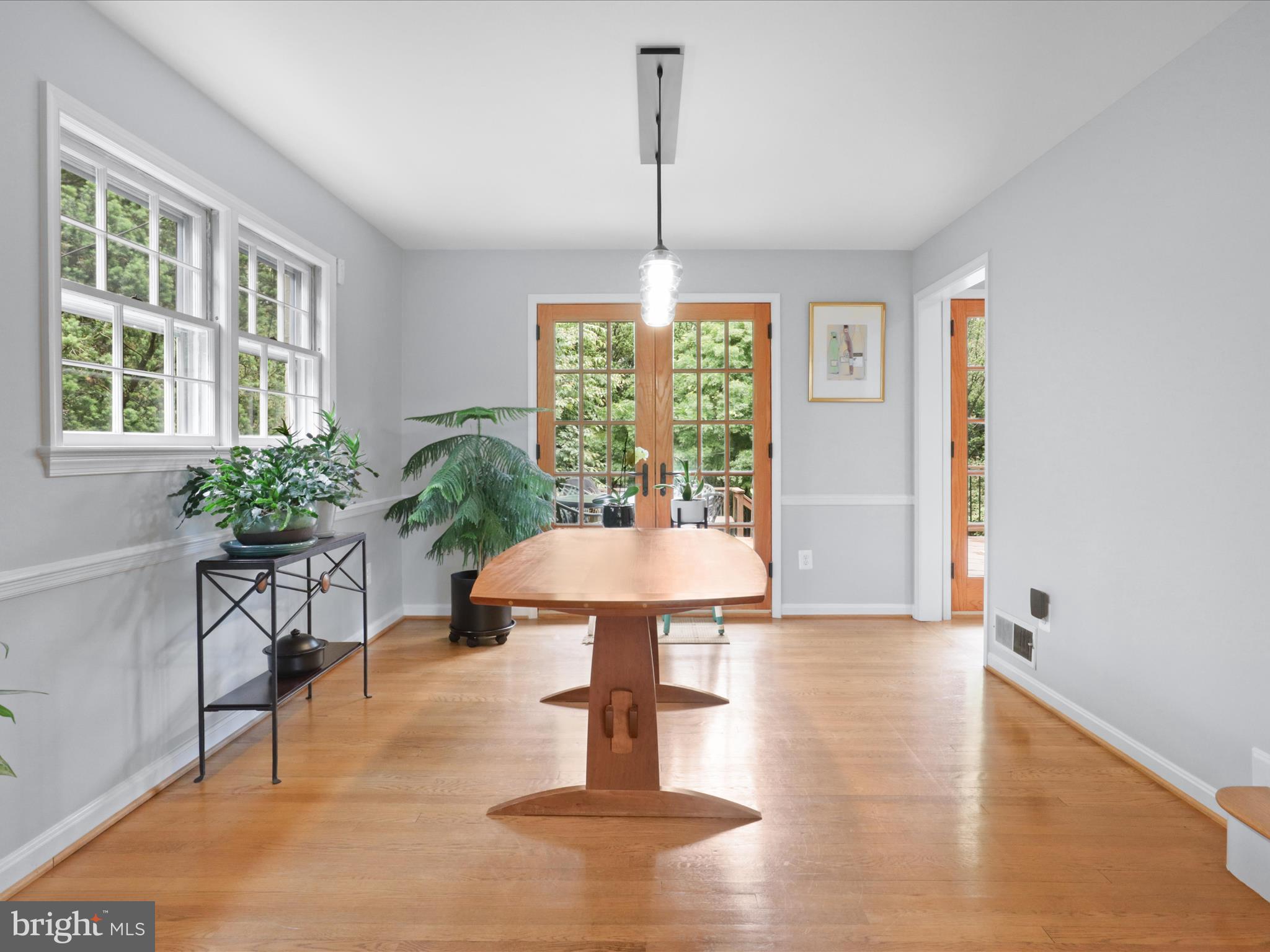 COUNTRY CLUB MANOR - Residential