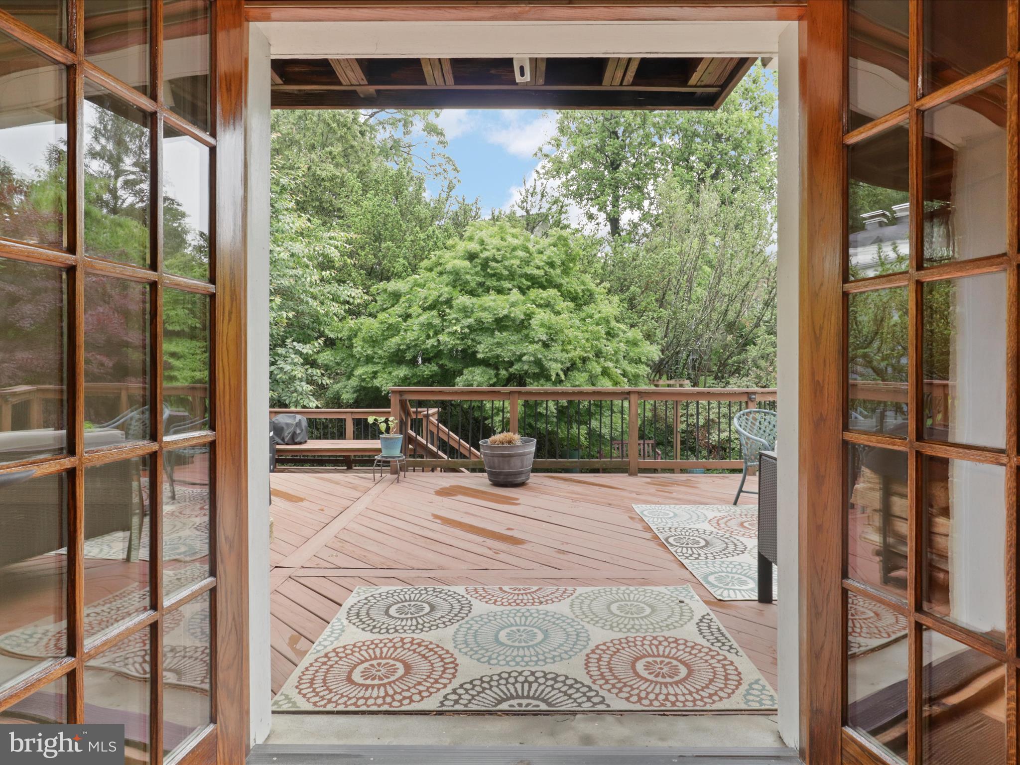 COUNTRY CLUB MANOR - Residential