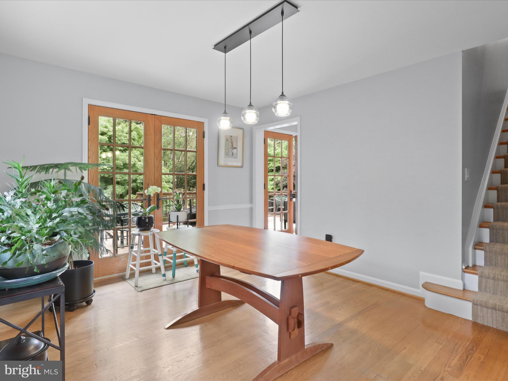 COUNTRY CLUB MANOR - Residential