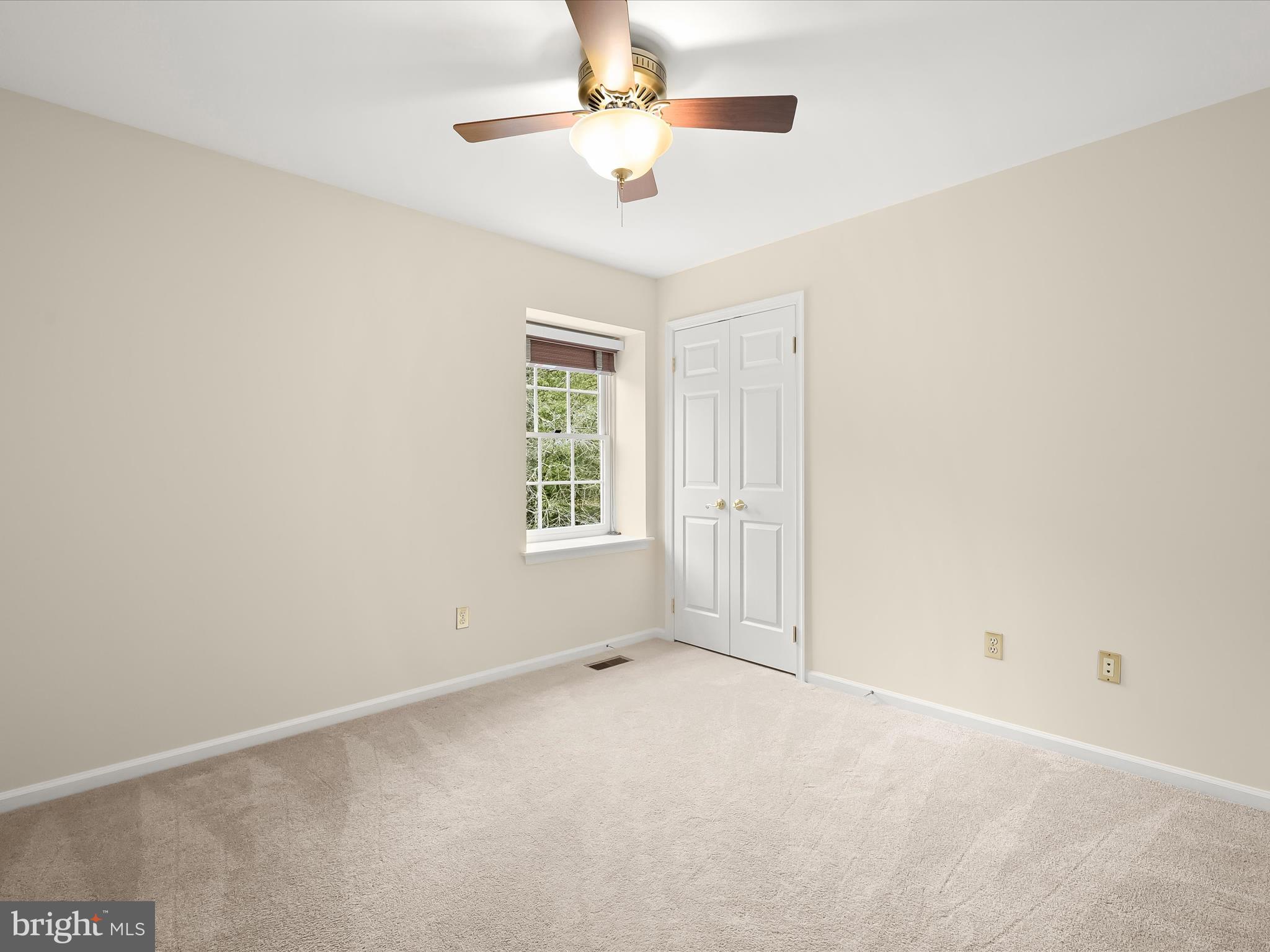 VILLAGE GATE - Residential